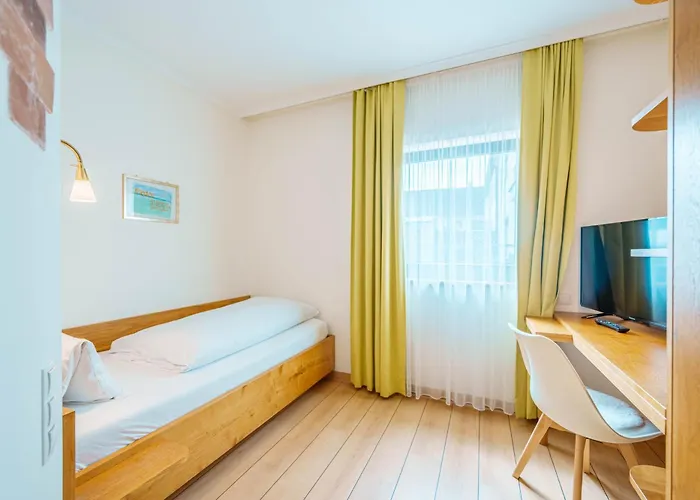 Отель Bavaria Lifestyle Mit Klimaanlage Альтёттинг
